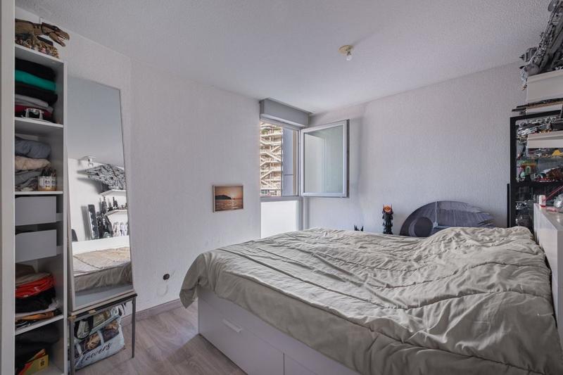 Appartement - 90 m² - 4 pièces