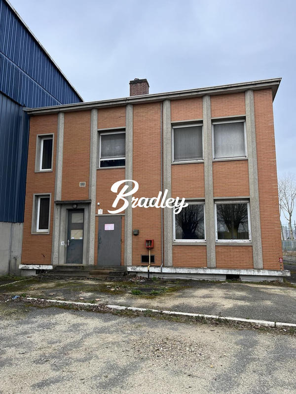 Entrepôt - 3 334 m²