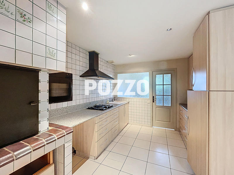 Maison - 210 m² - 7 pièces