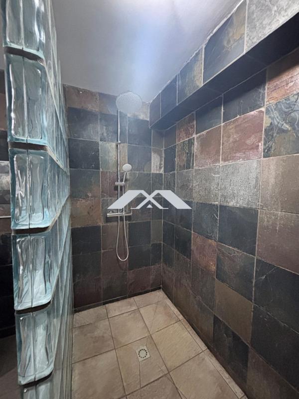 Appartement - 100 m² - 5 pièces