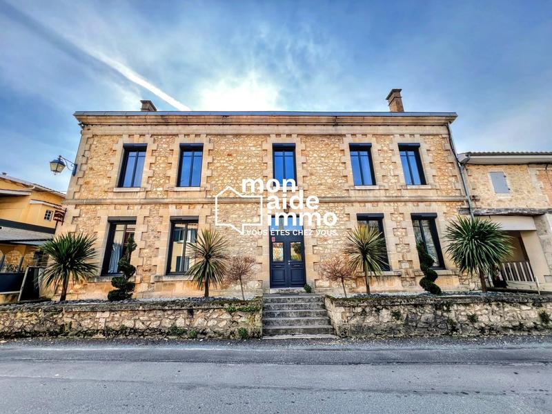 Maison ancienne - 586 m² - 8 pièces
