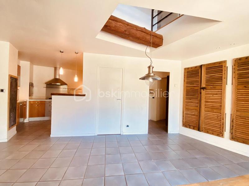 Propriété - 170 m² - 6 pièces