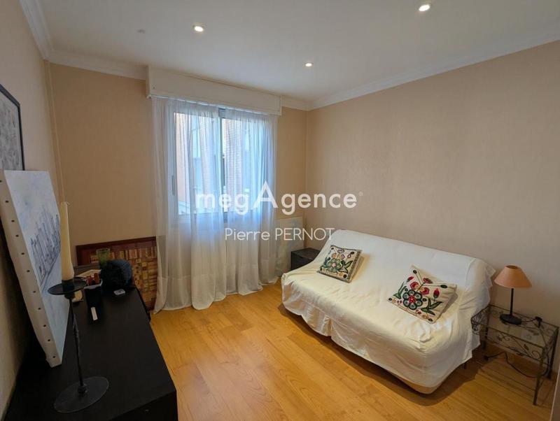 Appartement - 82 m² - 3 pièces