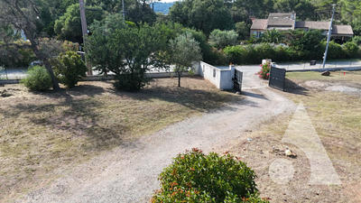 Terrain - 806 m²