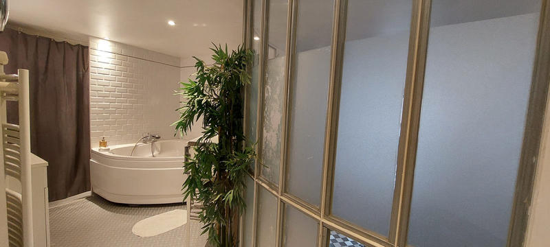 Appartement - 216 m² - 7 pièces