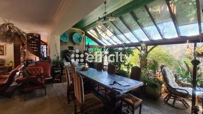 Maison - 200 m² - 5 pièces