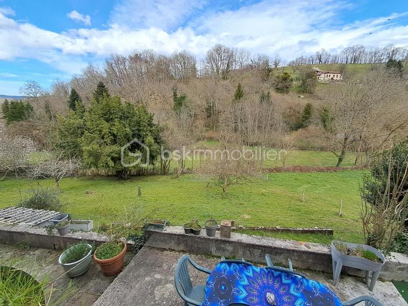 Maison traditionnelle - 140 m² - 6 pièces