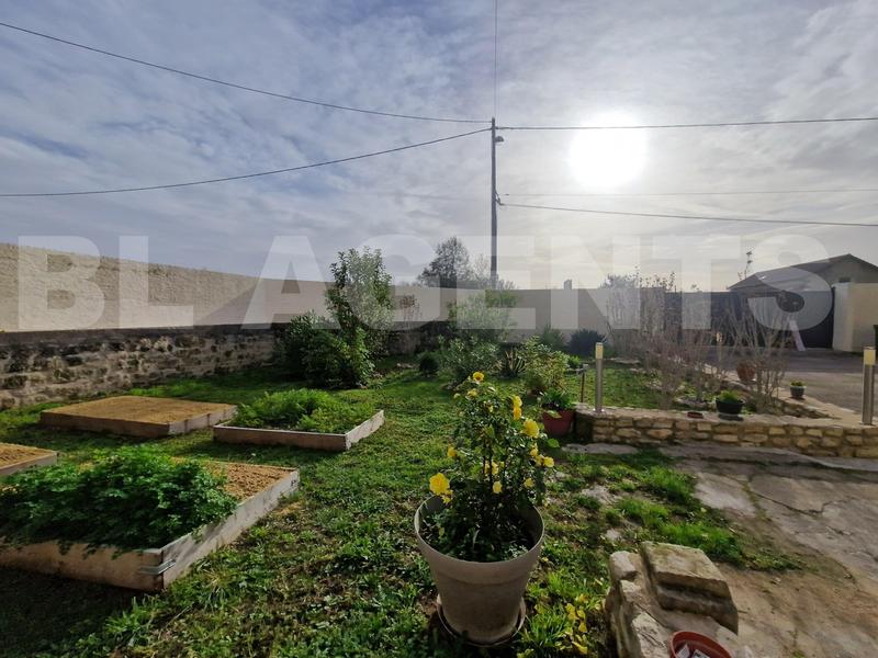 Maison - 220 m² - 8 pièces