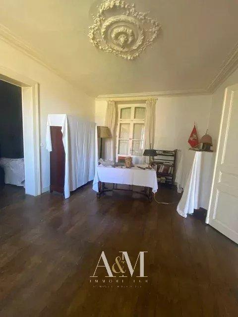 Maison - 350 m² - 10 pièces