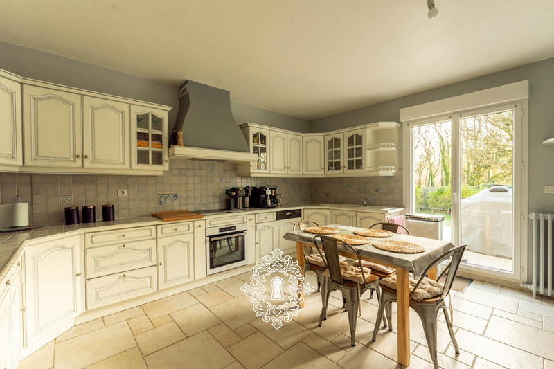 Maison - 195 m² - 7 pièces