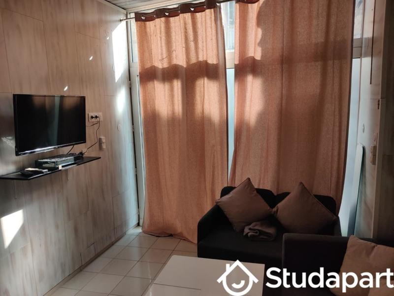 Chambre - 12 m² - 1 pièce