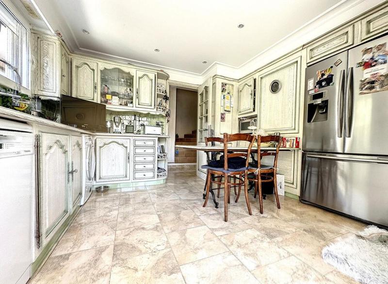 Villa - 184 m² - 6 pièces