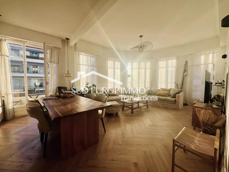 Appartement - 100 m² - 5 pièces