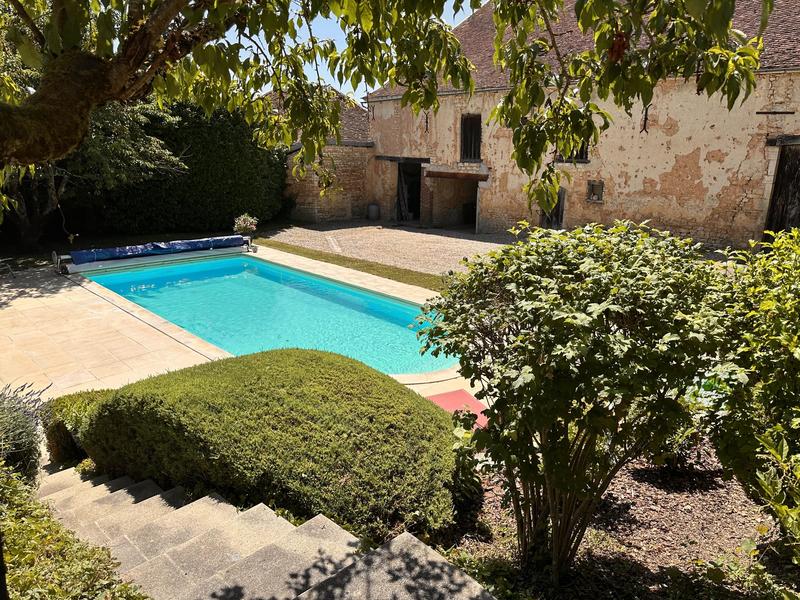 Maison - 230 m² - 5 pièces