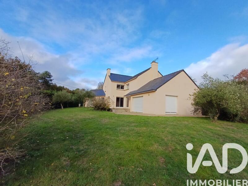 Maison - 211 m² - 6 pièces