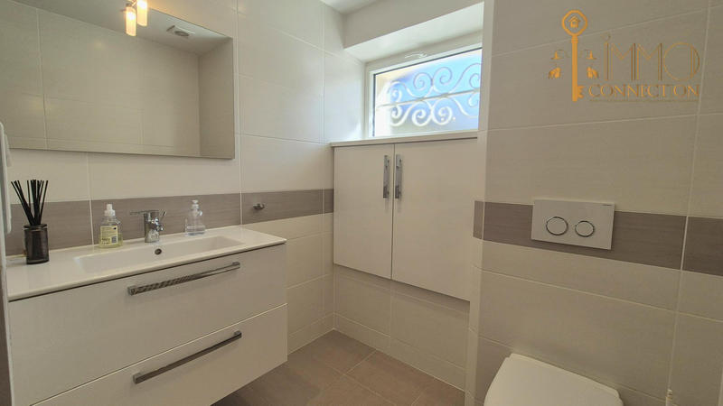 Maison - 198 m² - 7 pièces