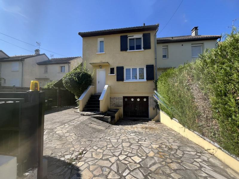 Maison - 96 m² - 5 pièces