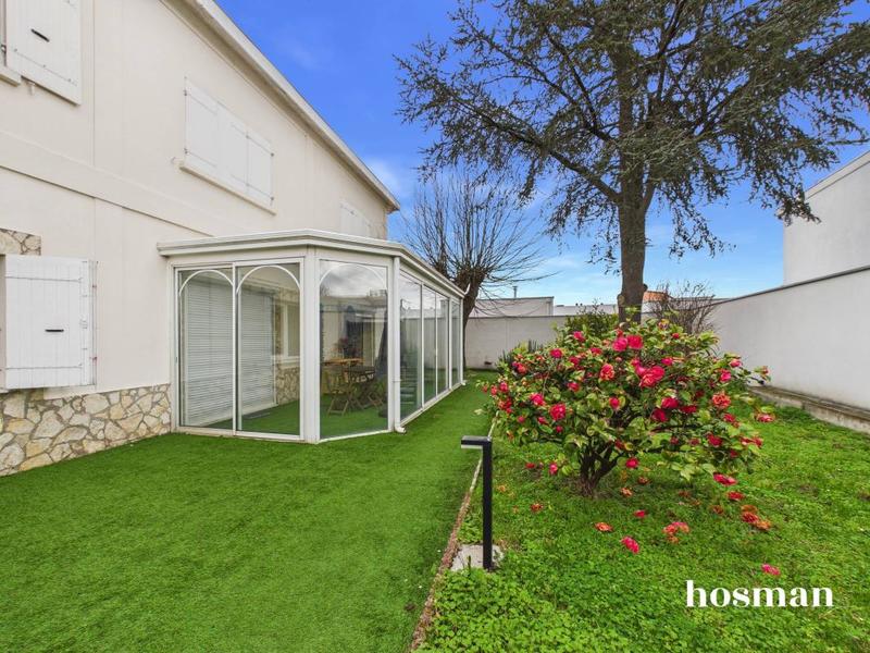 Maison - 220 m² - 10 pièces