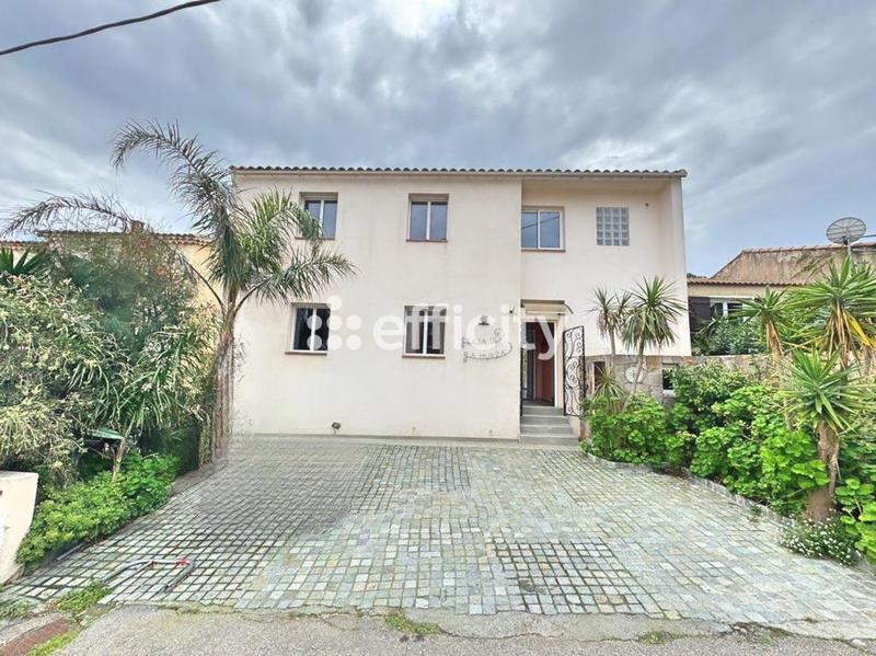 Appartement - 84 m² - 3 pièces