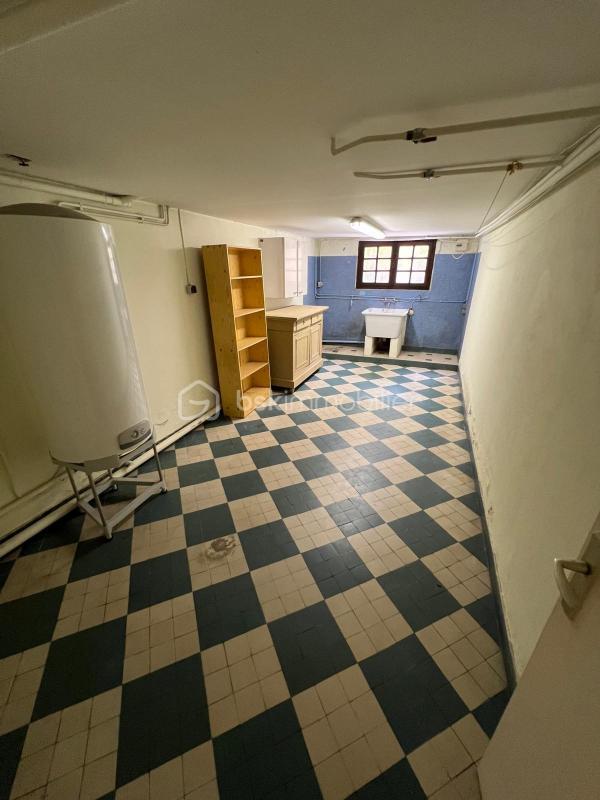 Propriété - 300 m² - 10 pièces