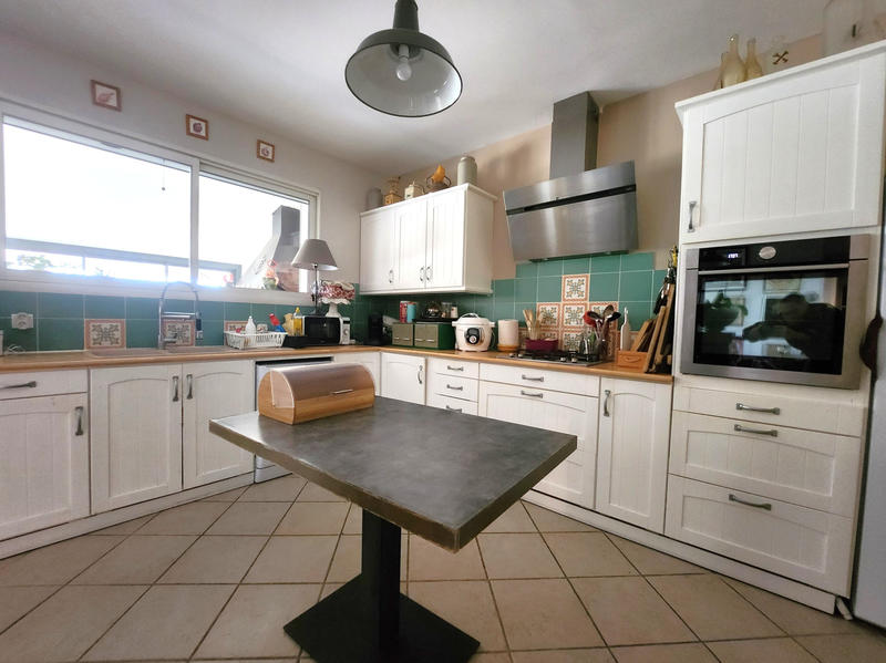 Propriété - 259 m² - 4 pièces