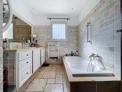 Villa - 240 m² - 7 pièces