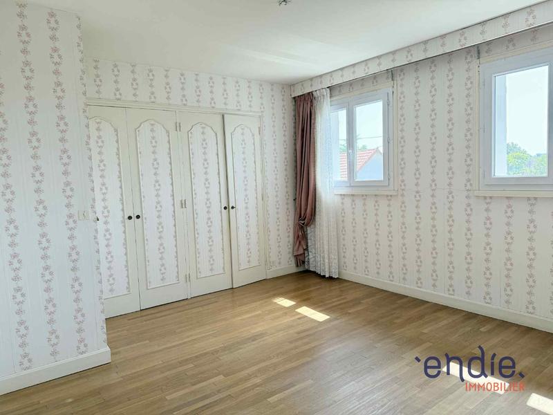 Maison - 273 m² - 6 pièces