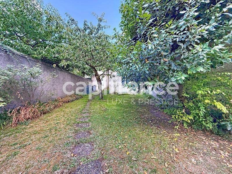 Maison de ville - 181 m² - 9 pièces