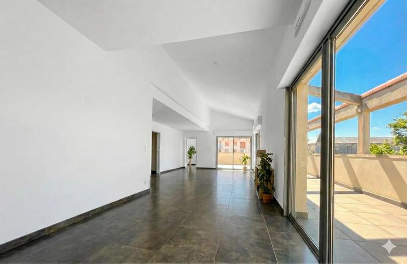 Appartement - 224 m² - 6 pièces