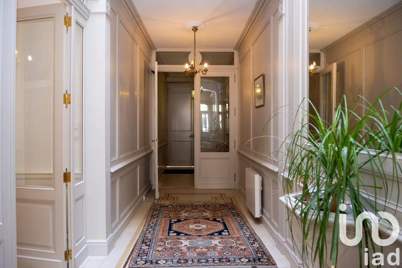 Maison - 422 m² - 10 pièces