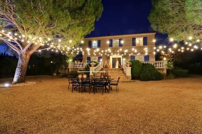 Villa - 248 m² - 8 pièces