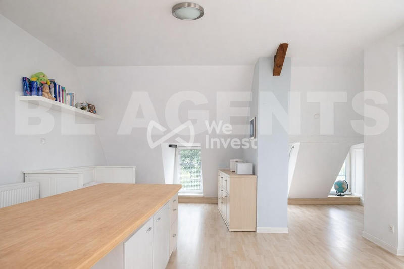 Maison - 233 m² - 7 pièces