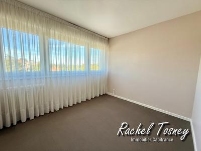 Appartement - 95 m² - 5 pièces