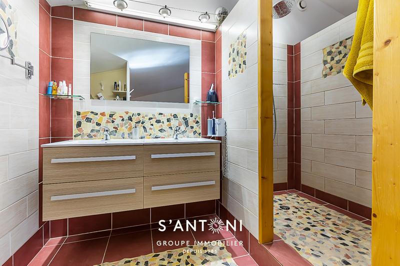 Maison - 160 m² - 5 pièces