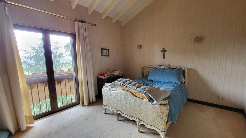 Maison - 305 m² - 10 pièces