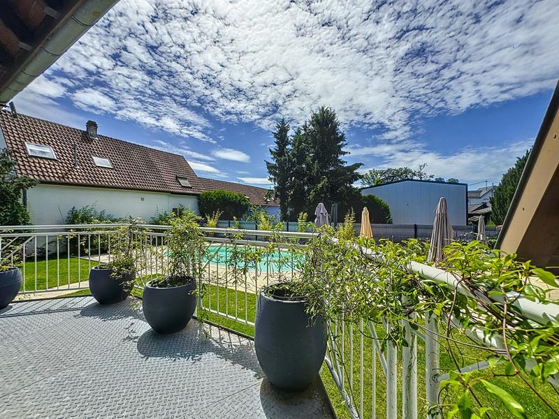 Maison - 180 m² - 9 pièces