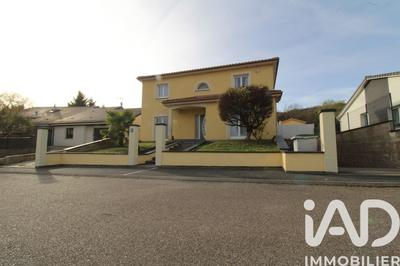 Maison - 180 m² - 7 pièces