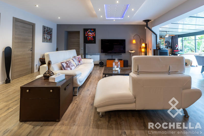 Maison - 201 m² - 5 pièces