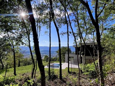 Maison - 202 m² - 7 pièces