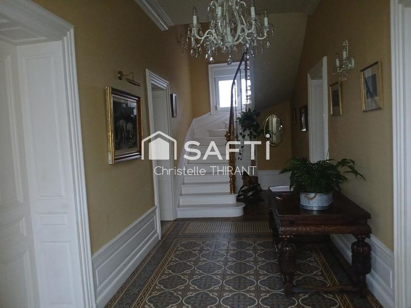 Maison de maîtres - 308 m² - 10 pièces