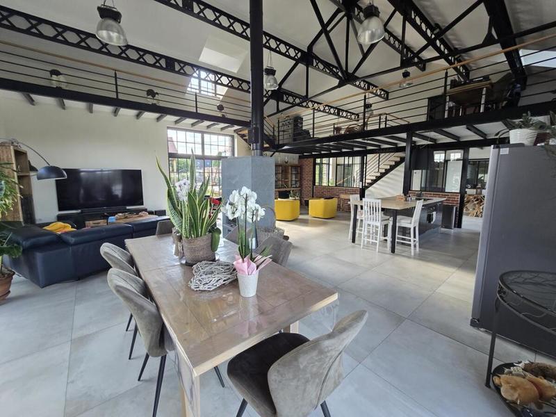 Maison - 295 m² - 9 pièces