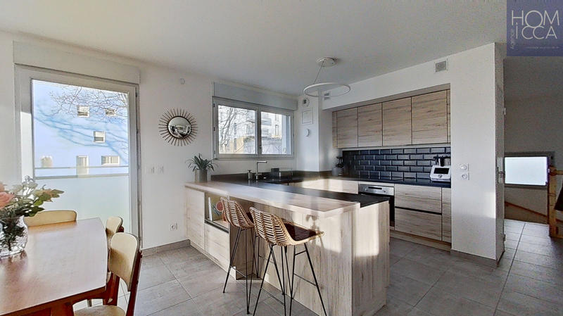 Duplex - 97 m² - 5 pièces