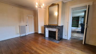 Appartement - 200 m² - 7 pièces