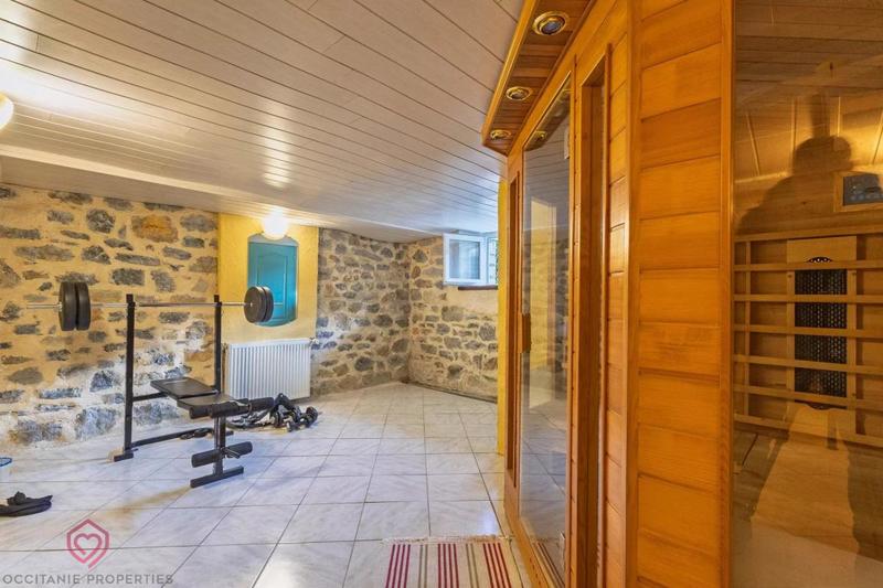 Propriété - 177 m² - 7 pièces