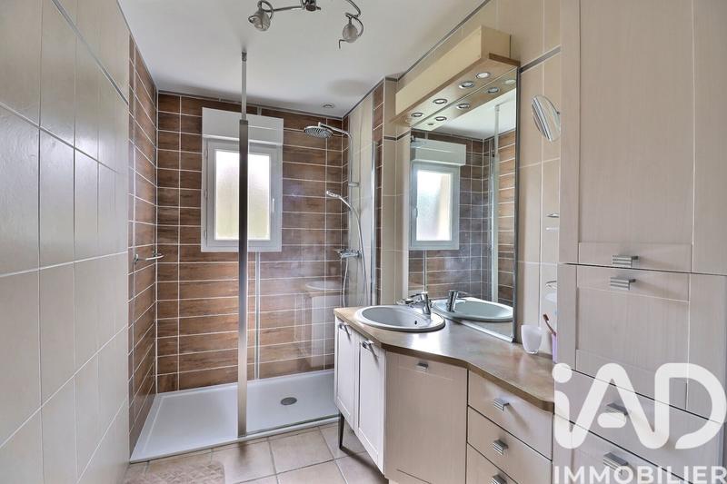 Maison - 140 m² - 8 pièces