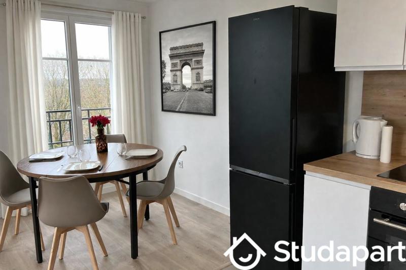 Chambre - 11 m² - 1 pièce