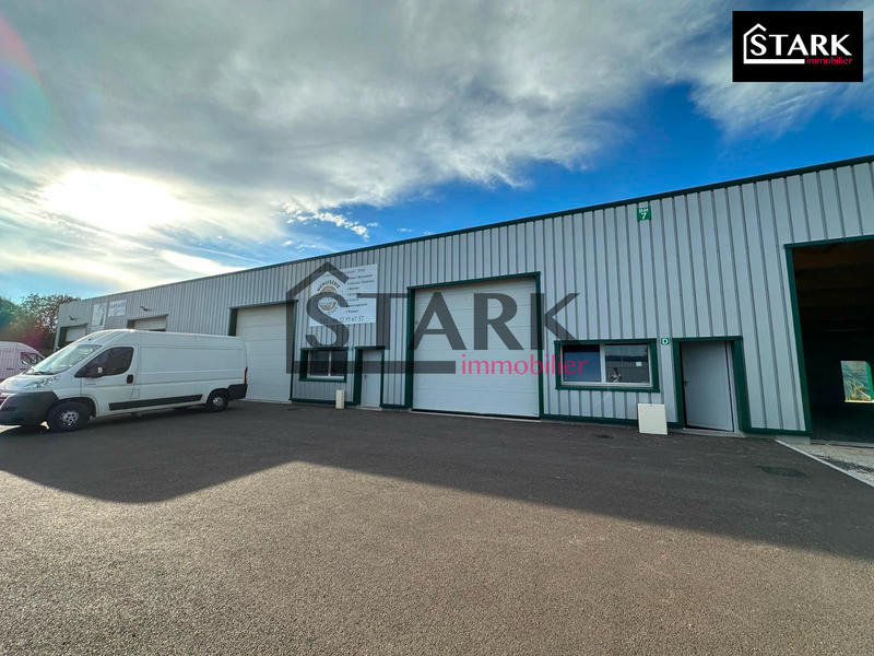 Local commercial - 135 m² - 1 pièce