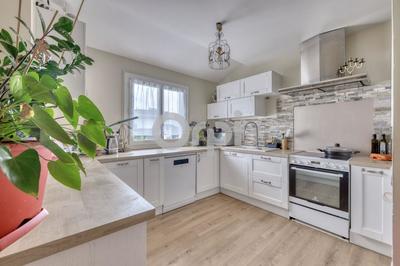 Appartement - 99 m² - 4 pièces