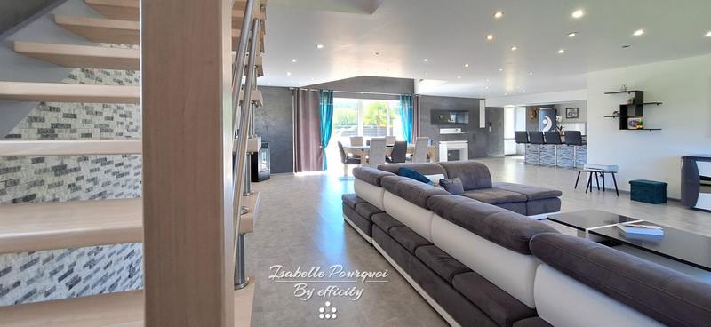 Maison - 280 m² - 11 pièces