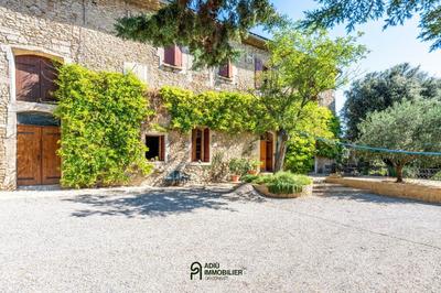 Mas - 400 m² - 15 pièces